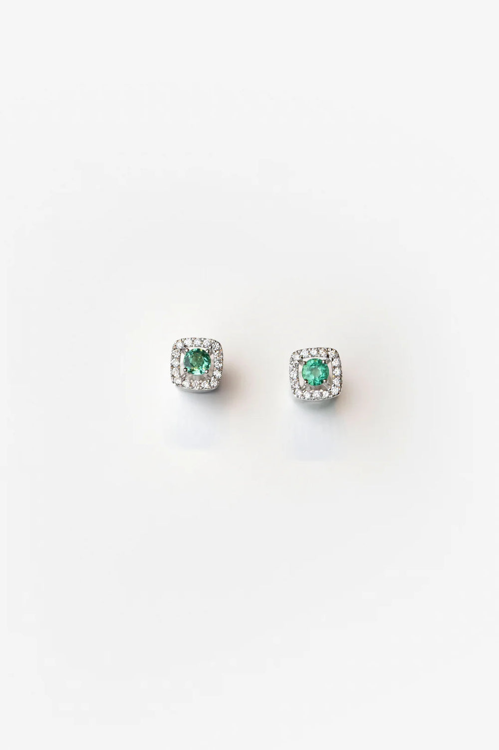 White Gold Earrings with Emeralds
