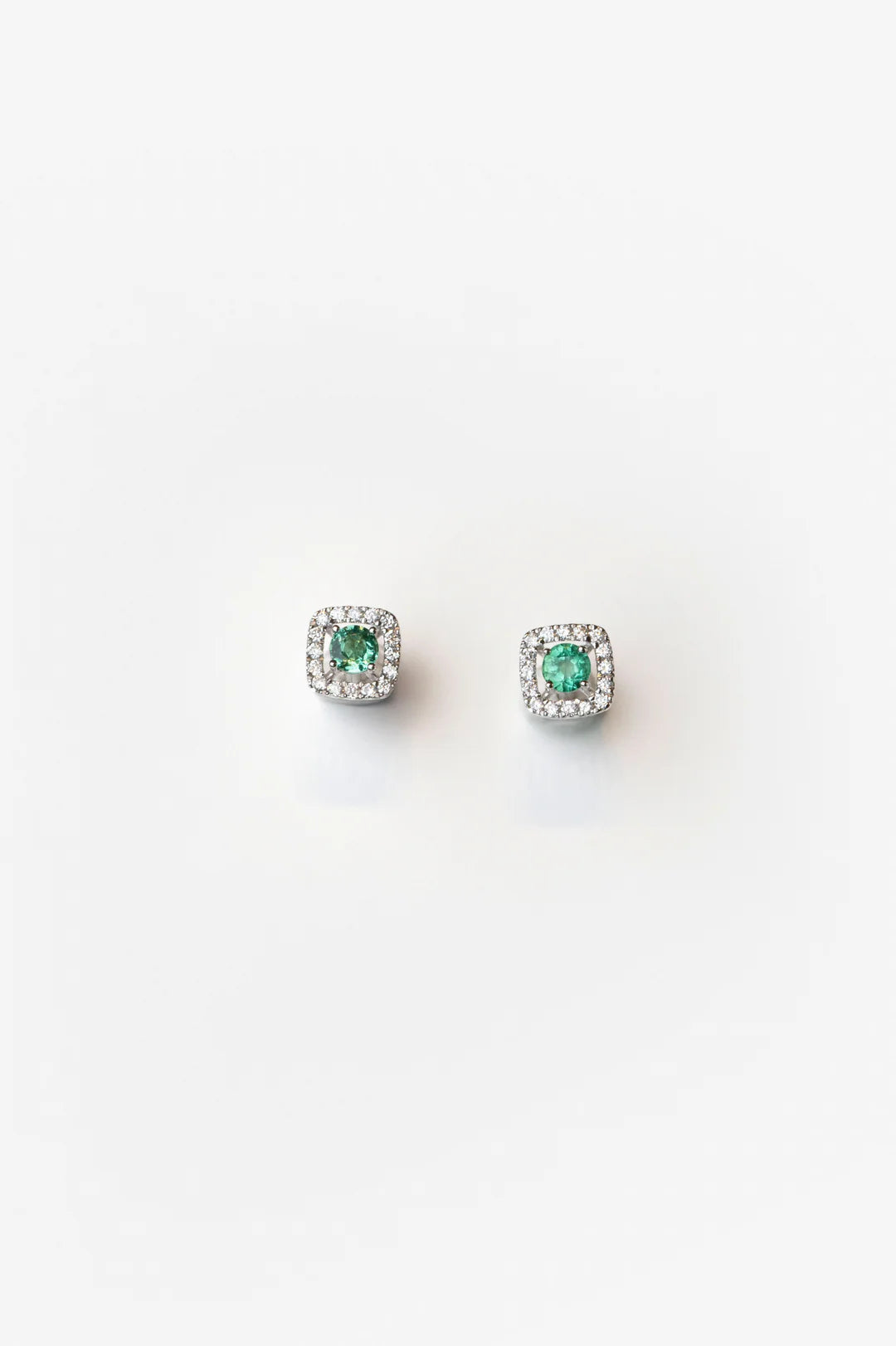 White Gold Earrings with Emeralds
