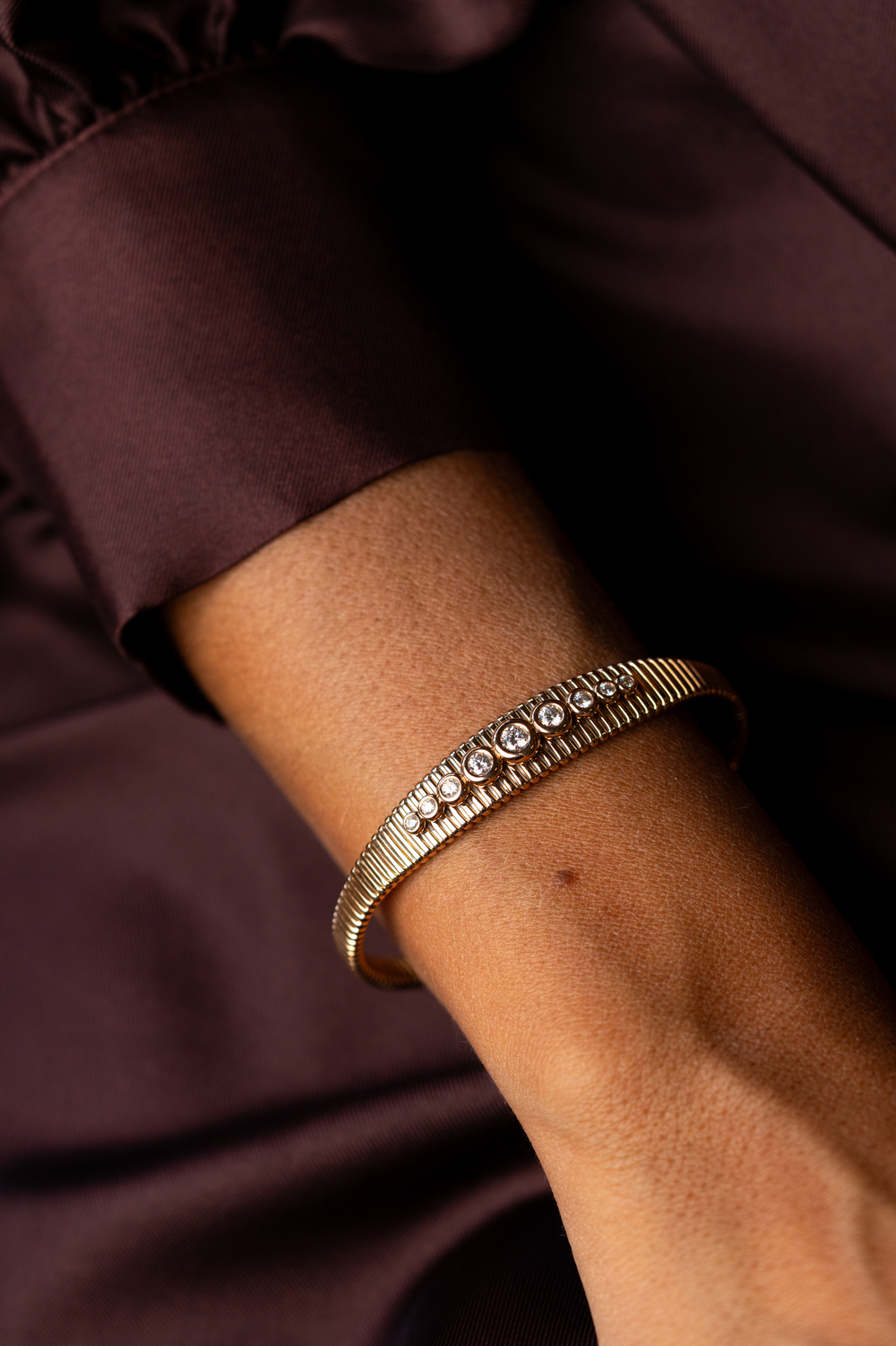 Gold Texture Bracelet with 9 Diamonds