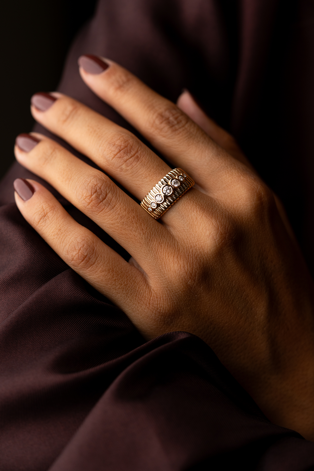 Pink Gold Ring Texture with 7 Diamonds