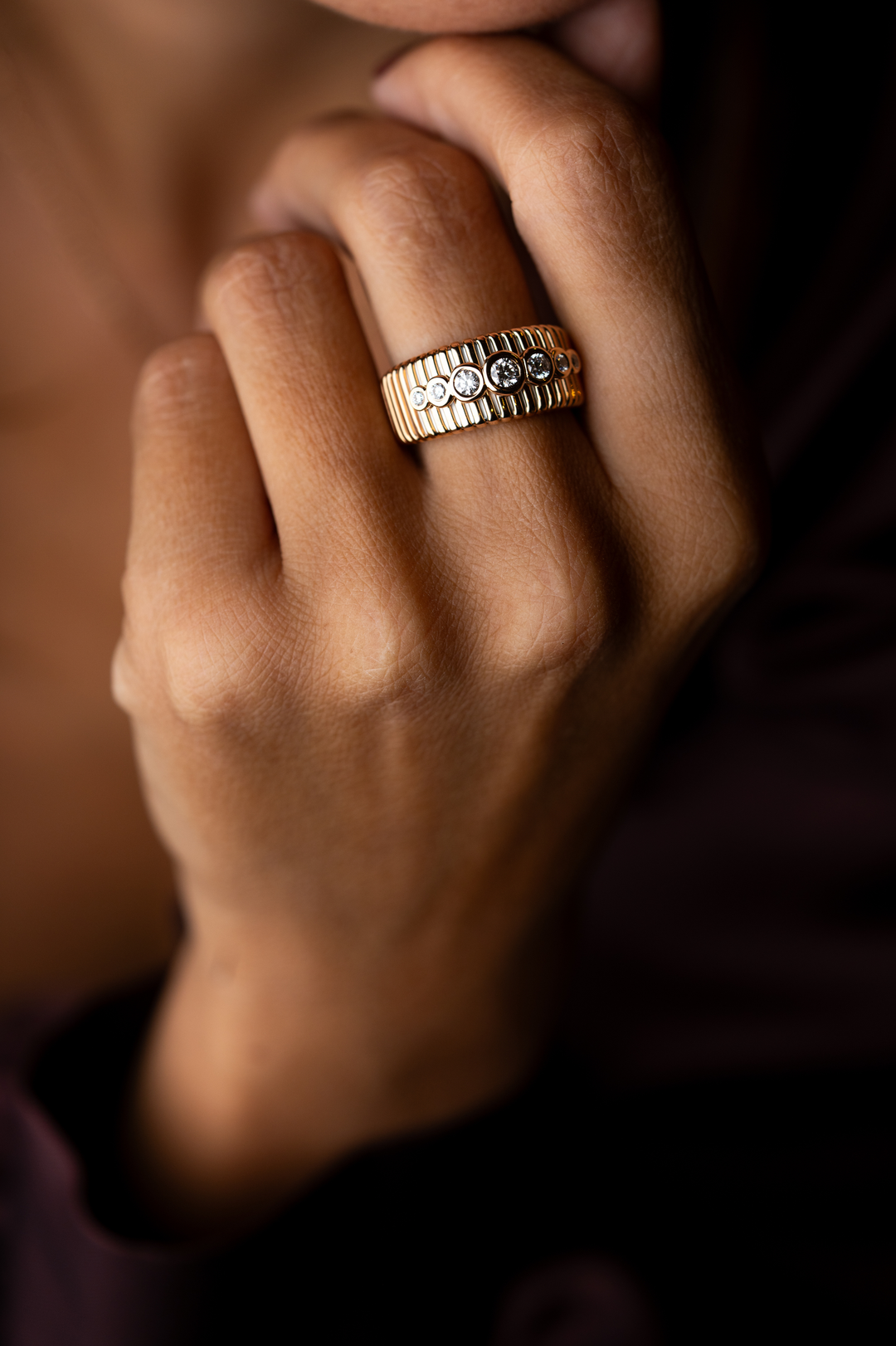Pink Gold Ring Texture with 7 Diamonds