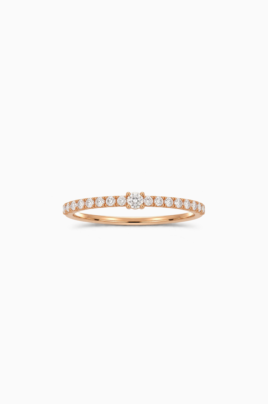 Anel de noivado em ouro rosa com diamantes