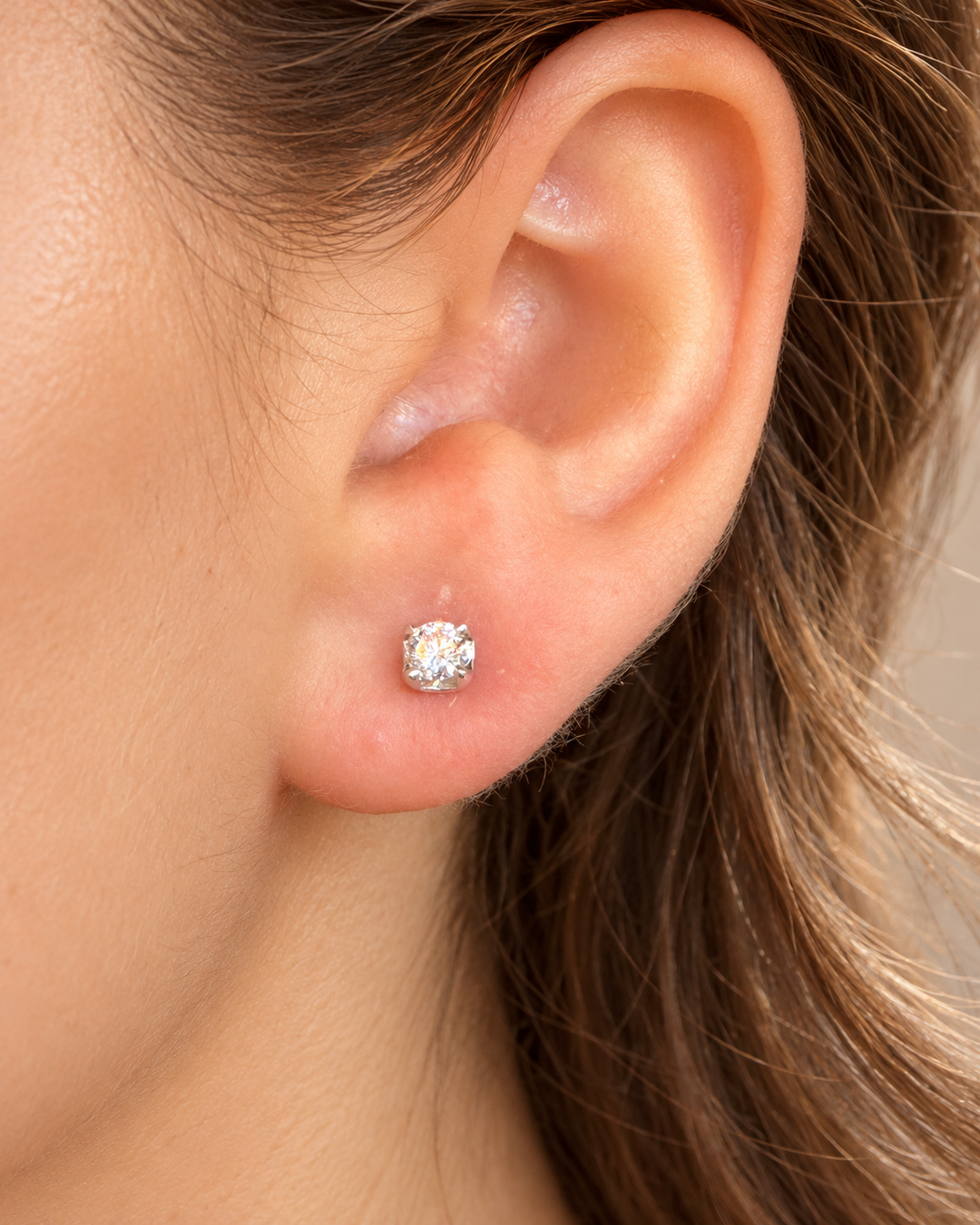 White Gold Earrings with Solitaire Diamonds