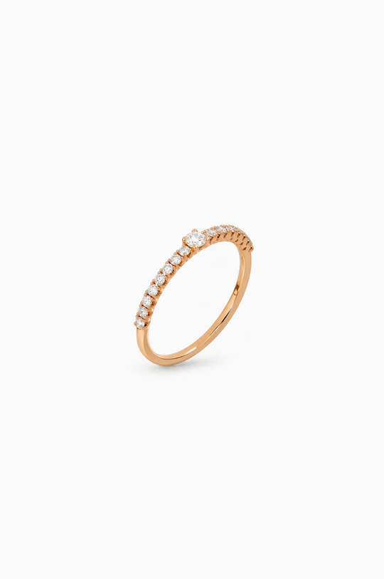 Anel de noivado em ouro rosa com diamantes