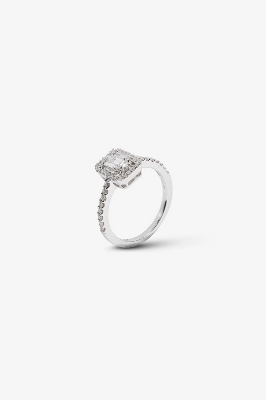 White Gold and Diamonds Engagement Ring