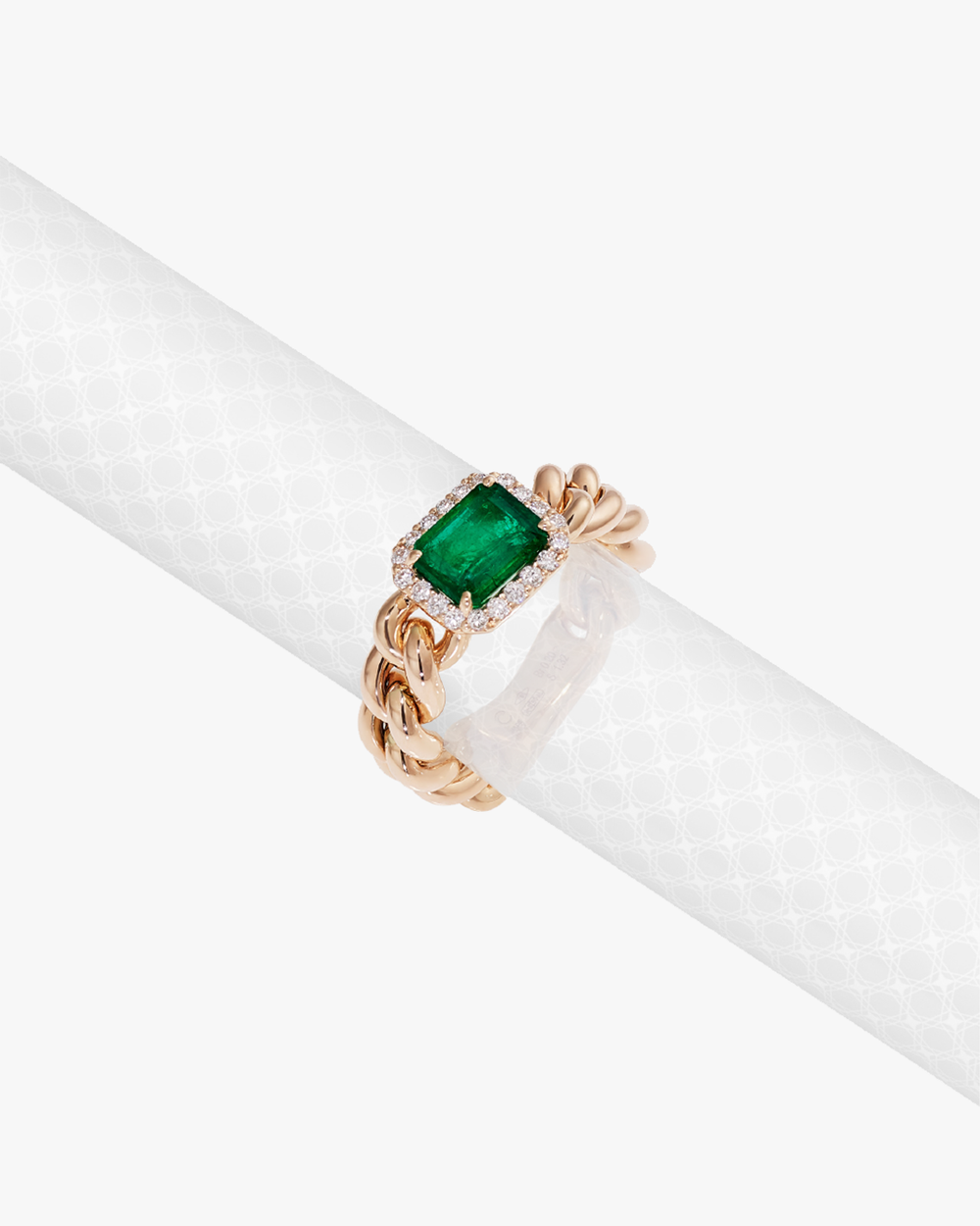 Chain Gold and Emerald Ring