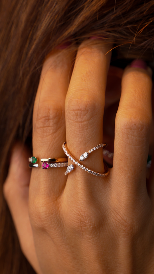 White Gold and diamonds Ring with Pink Rubies