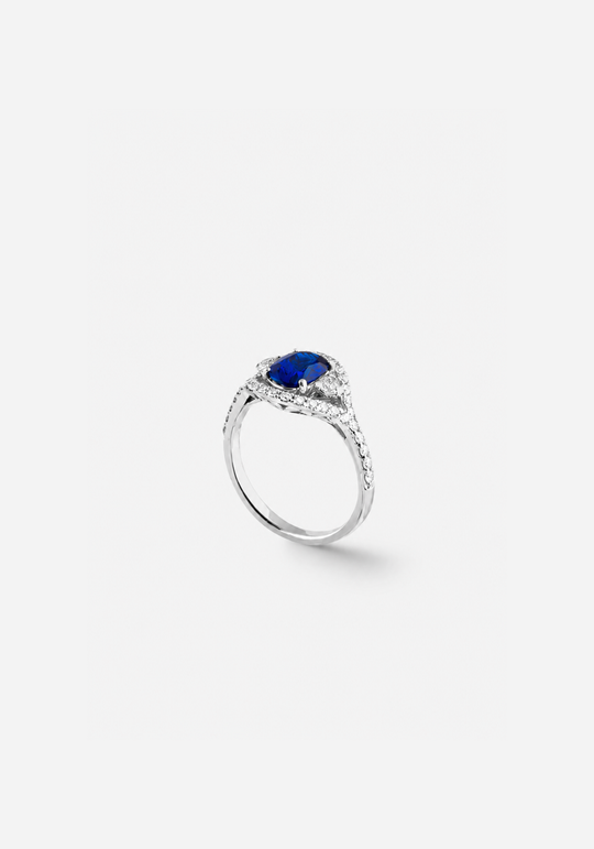 White Gold Engagement Ring with Diamonds and Sapphire