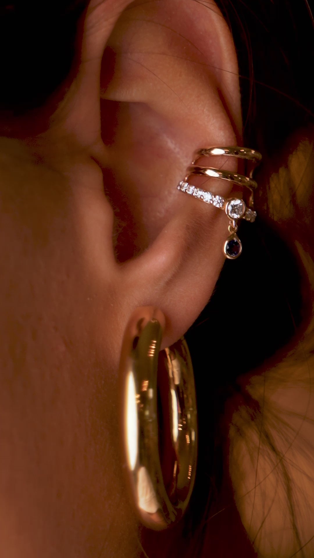 Ear Cuff in Gold with Diamonds and Sapphire