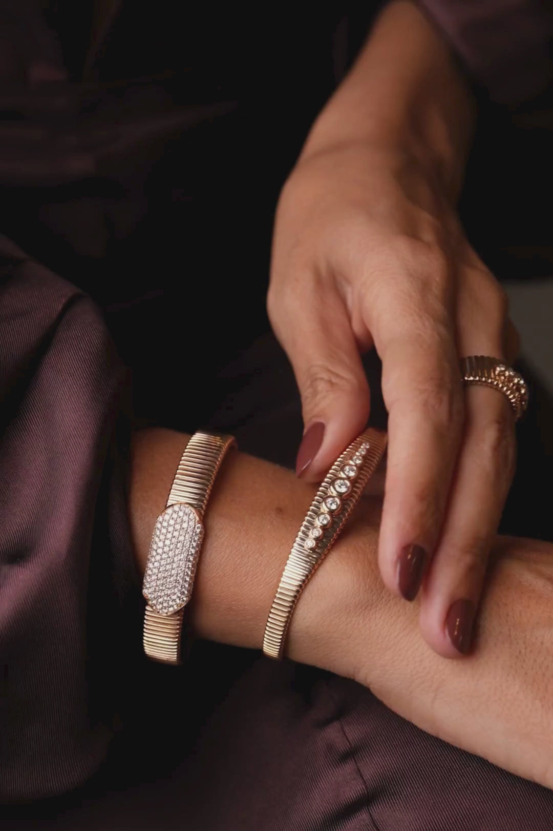 Pink Gold Texture Bracelet with 9 Diamonds
